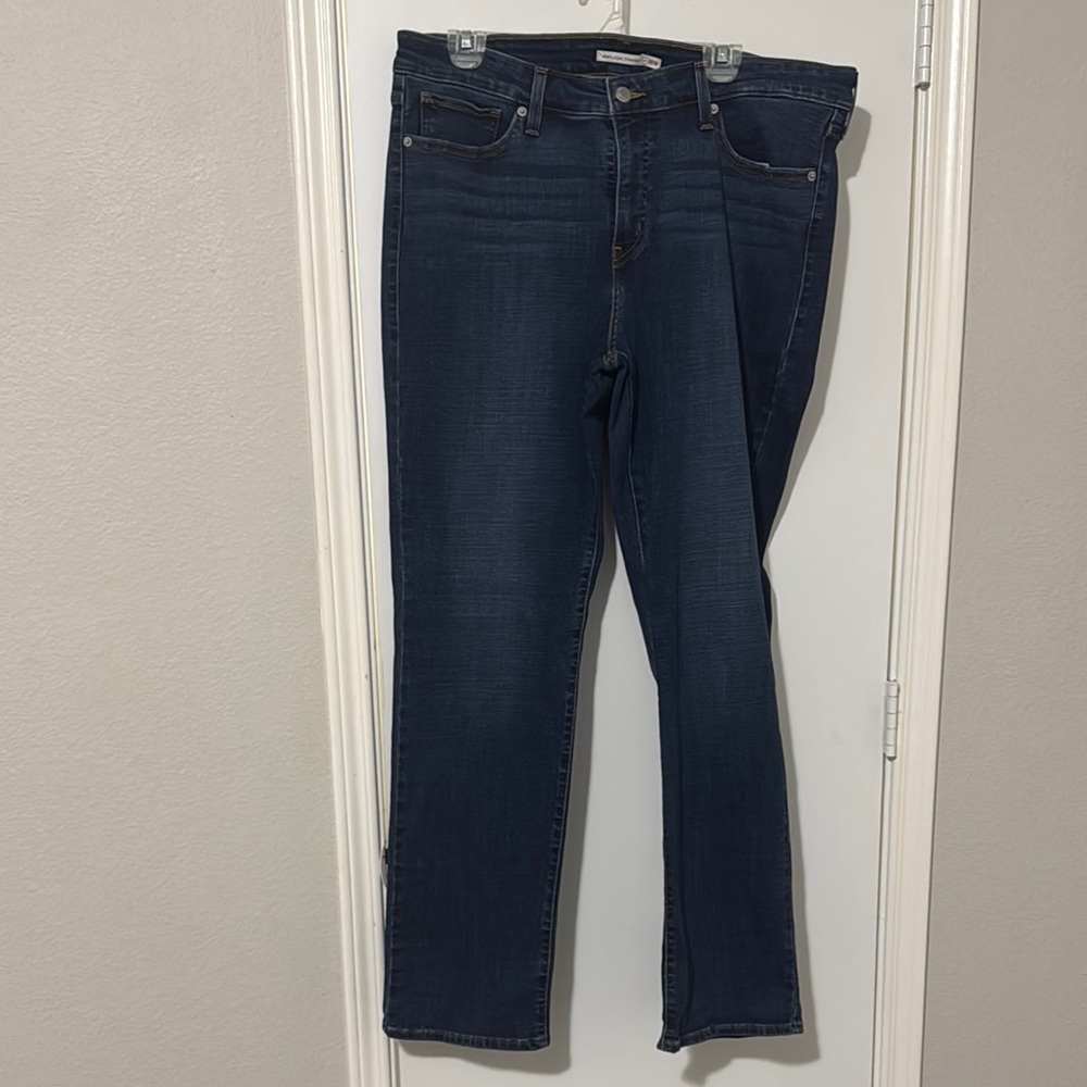 Dark wash women’s straight leg jeans from Levi Strauss